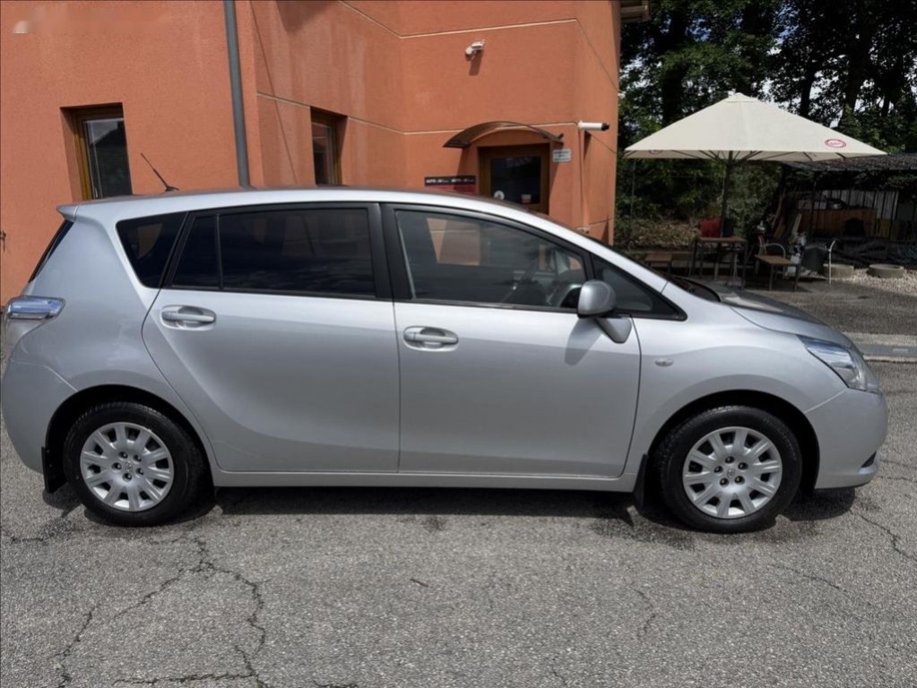 Toyota Verso,1,6 VVTi - 4