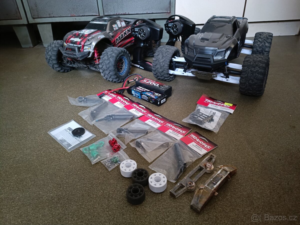 2x Traxxas Maxx - 4