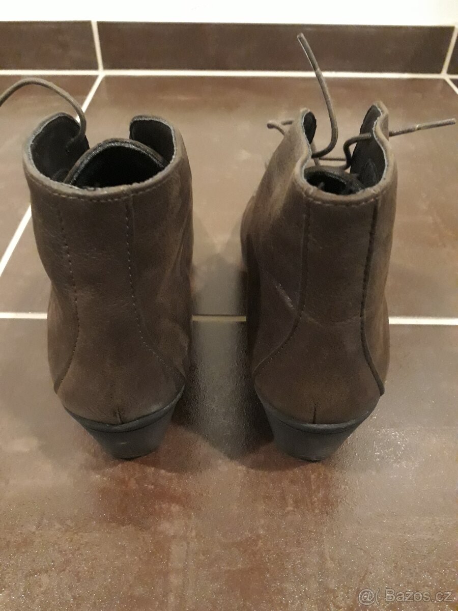 NOVÉ kožené kotníčkové boty, vel. 40 - 4