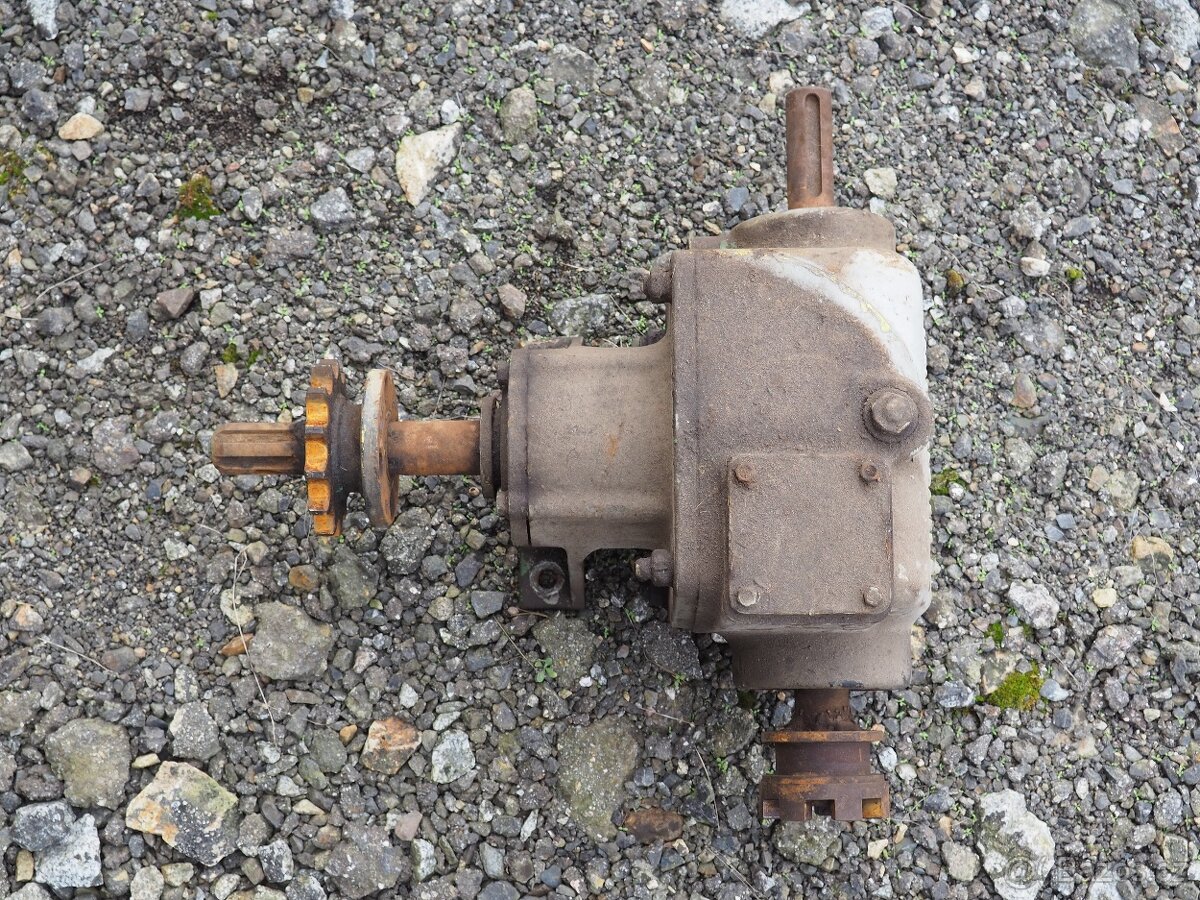 Úhlová převodovka převod - malotraktor - 4