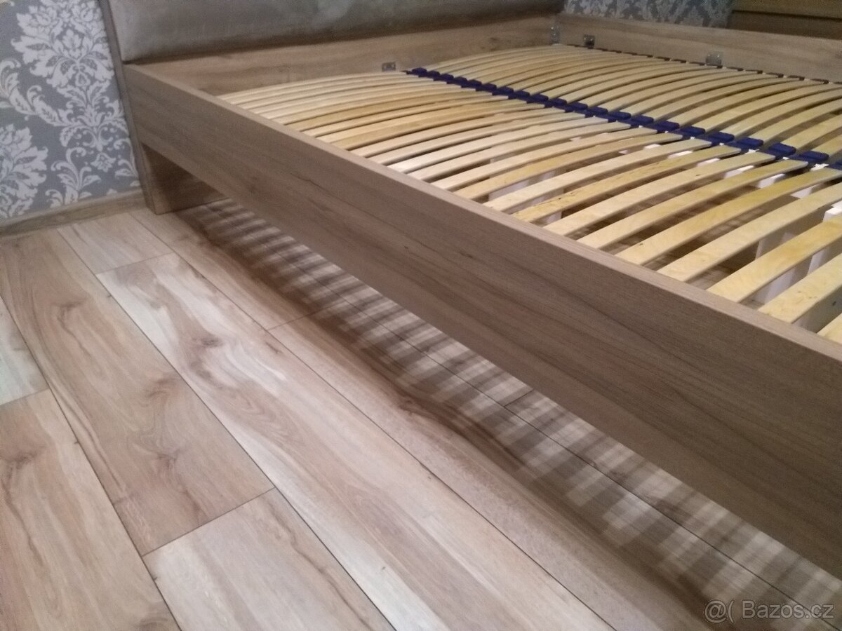 Prodám postelový rám s roštem 2 x (80x200) - dřevotříska - 4