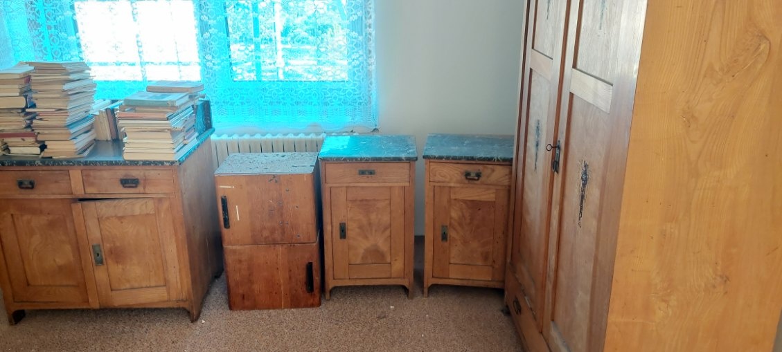 Skříňe, komody, truhly, kufry, atd. - 4