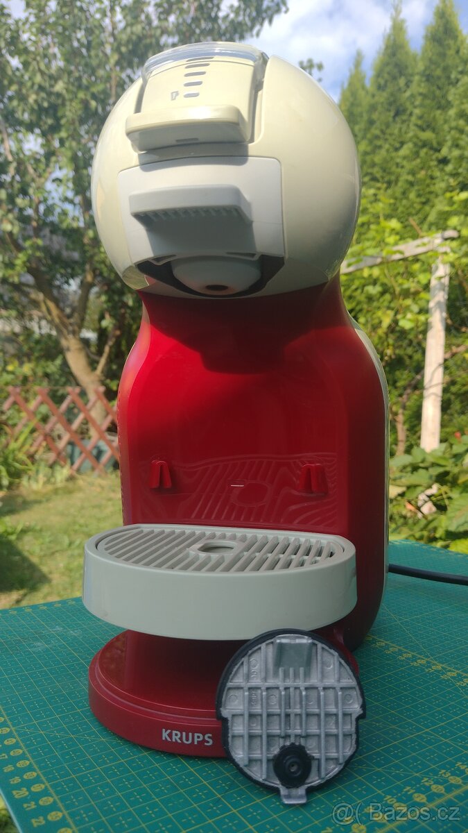 Kapsulový kávovar Krups KP120 šedo-červený - 55% sleva - 4