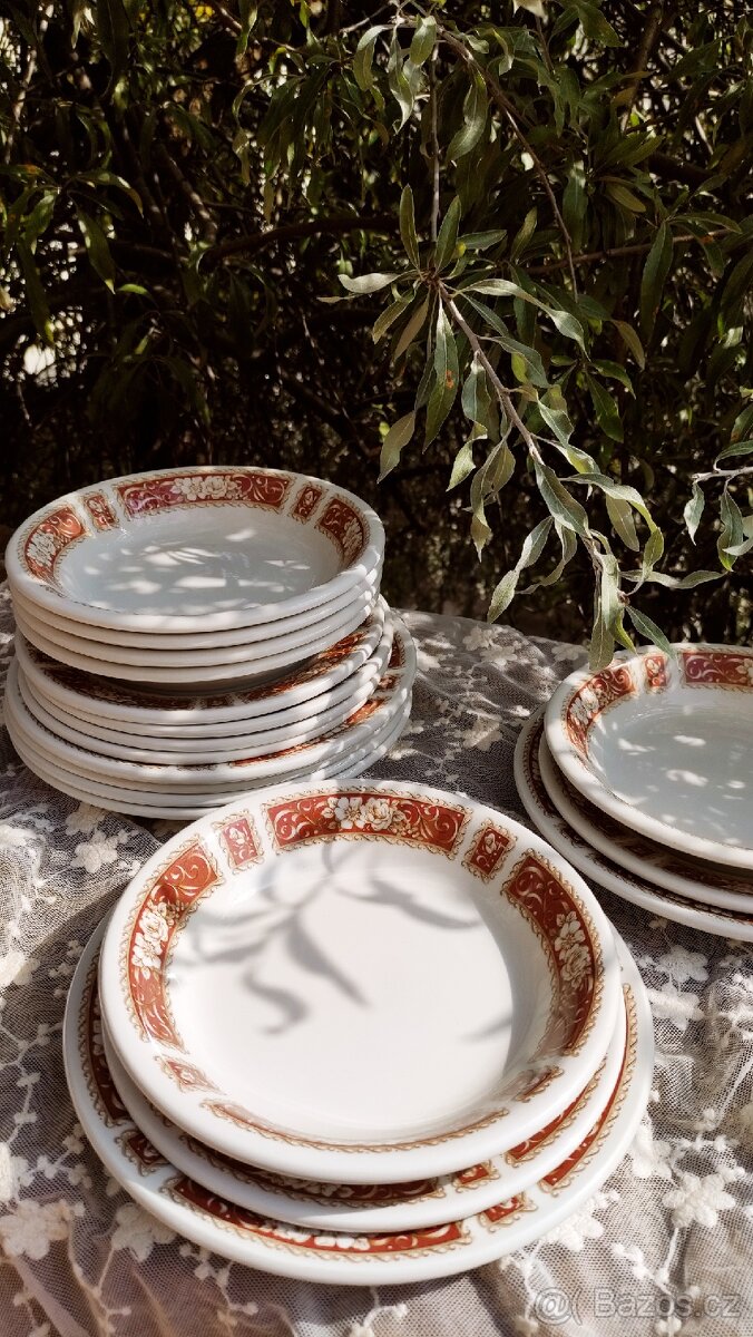 Anglický jídelní set talířů vintage - 18 kusů - 4