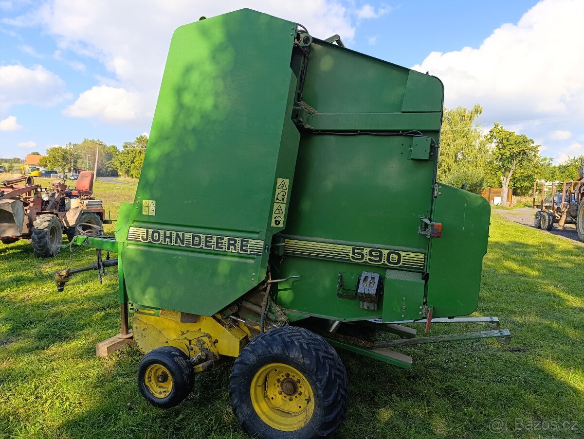 Lis na kulaté balíky John Deere 590 - 4