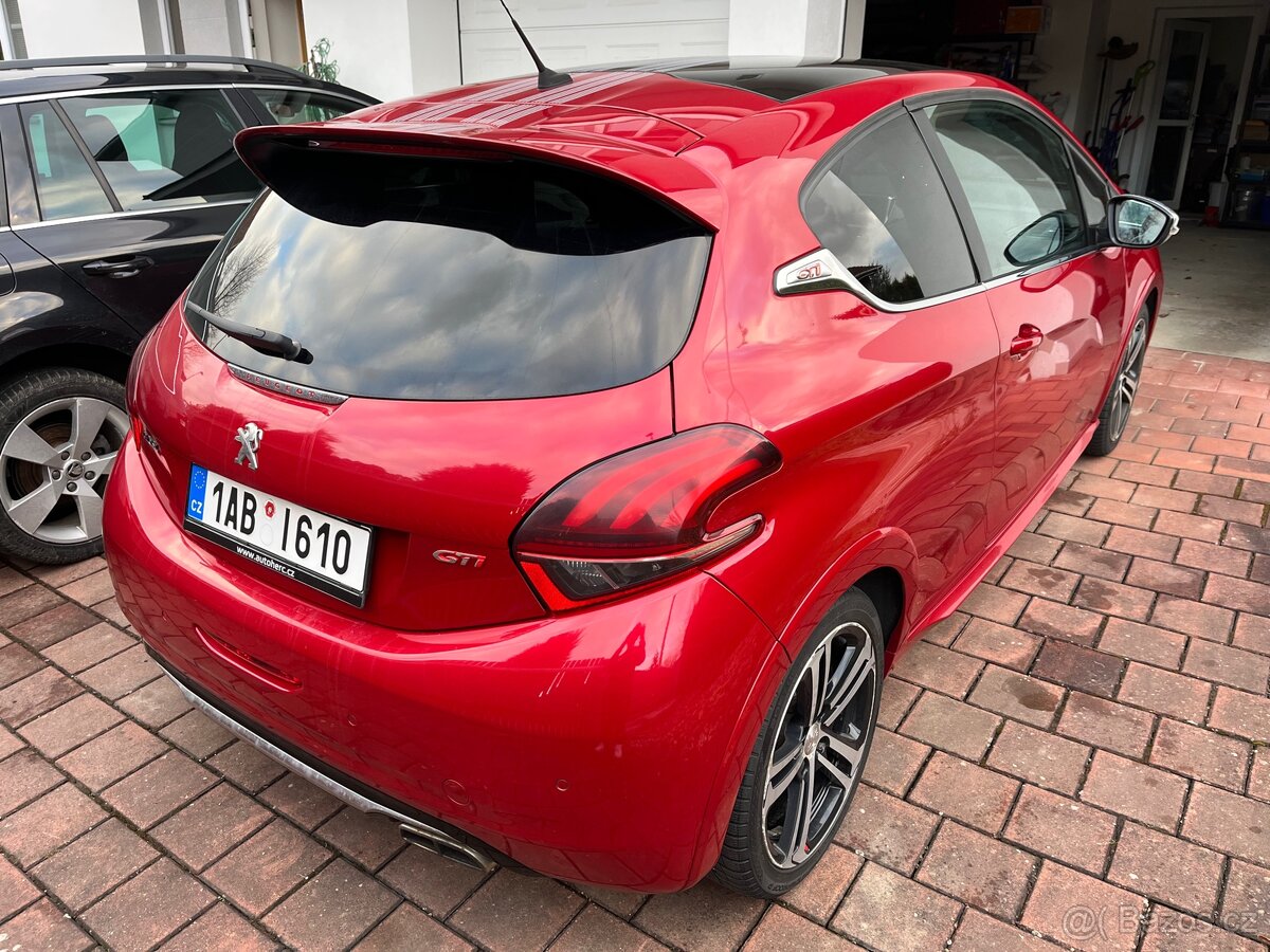 Peugeot 208 GTi - 4
