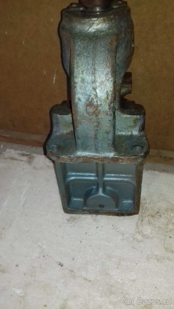 Paralelní svěrák 122,5x190 mm - 4