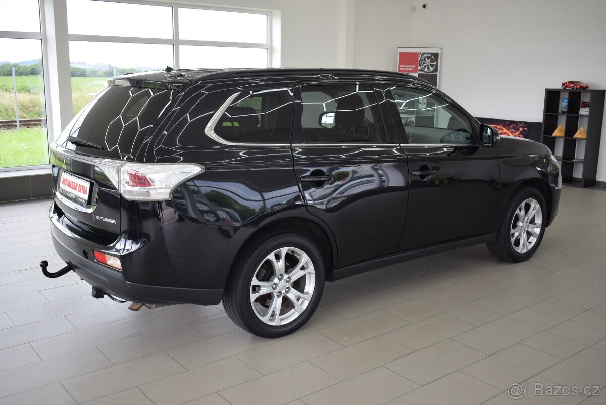 Mitsubishi Outlander 2,3 Di-D 110 kW,7-míst,4x4,kamera,TZ - 4