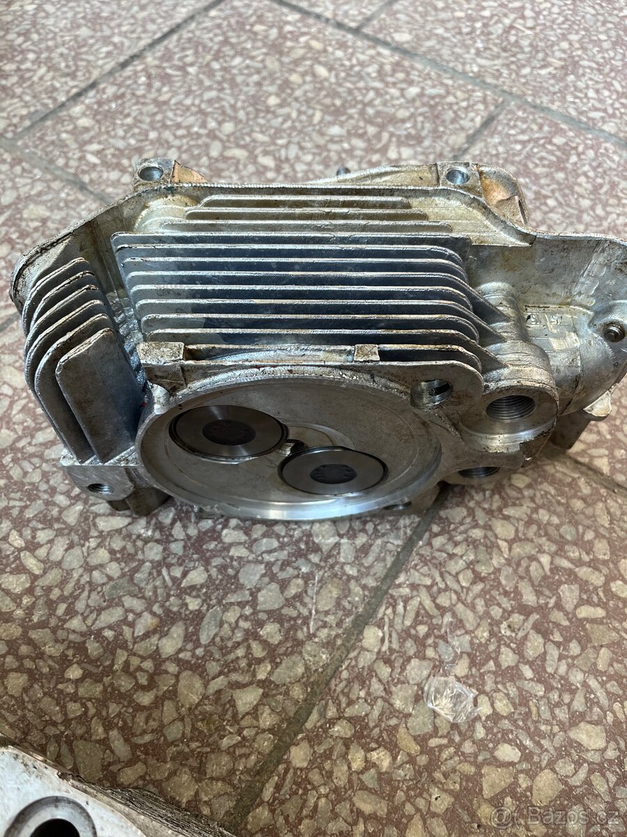 Nové hlavy Tatra 148 - 4