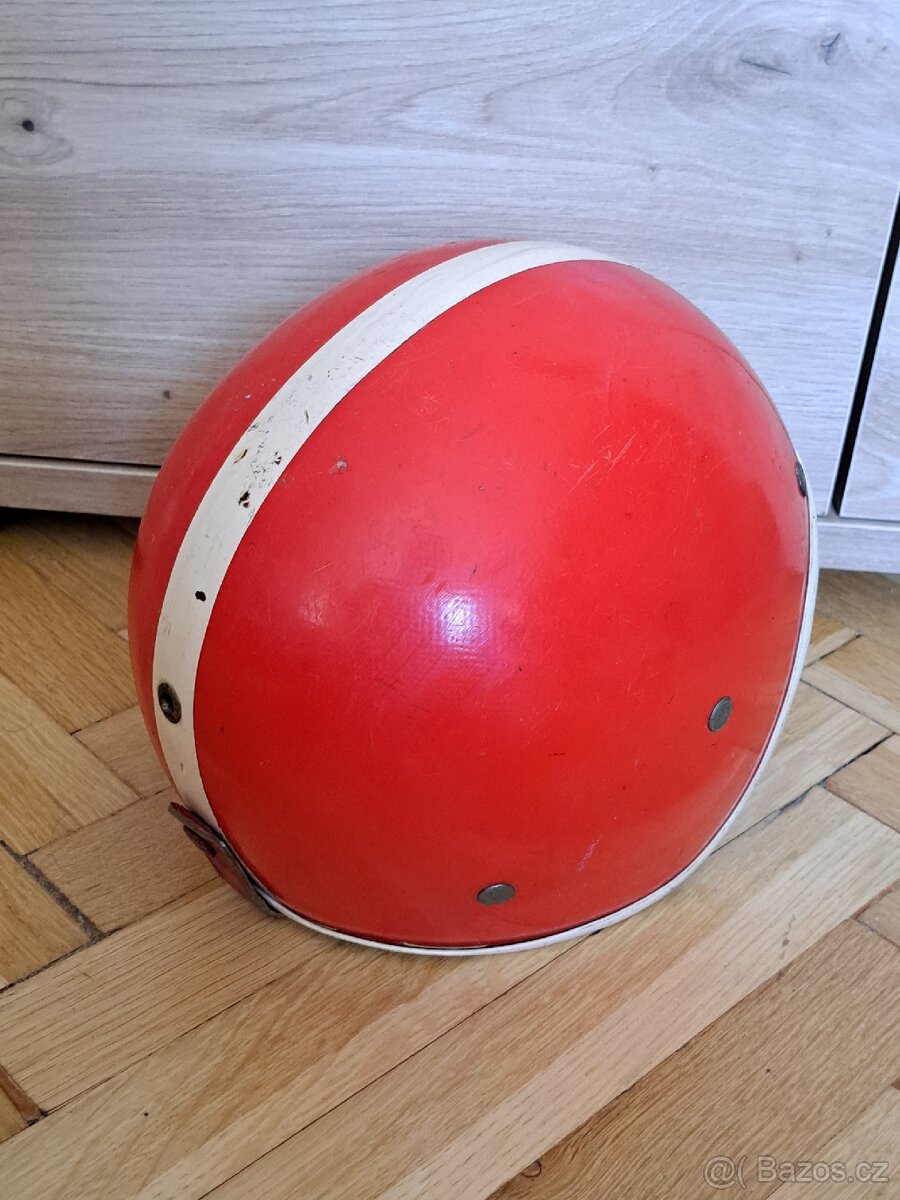 Přilba na veterána, retro přilba- KOVONA KARVINÁ- červená - 4