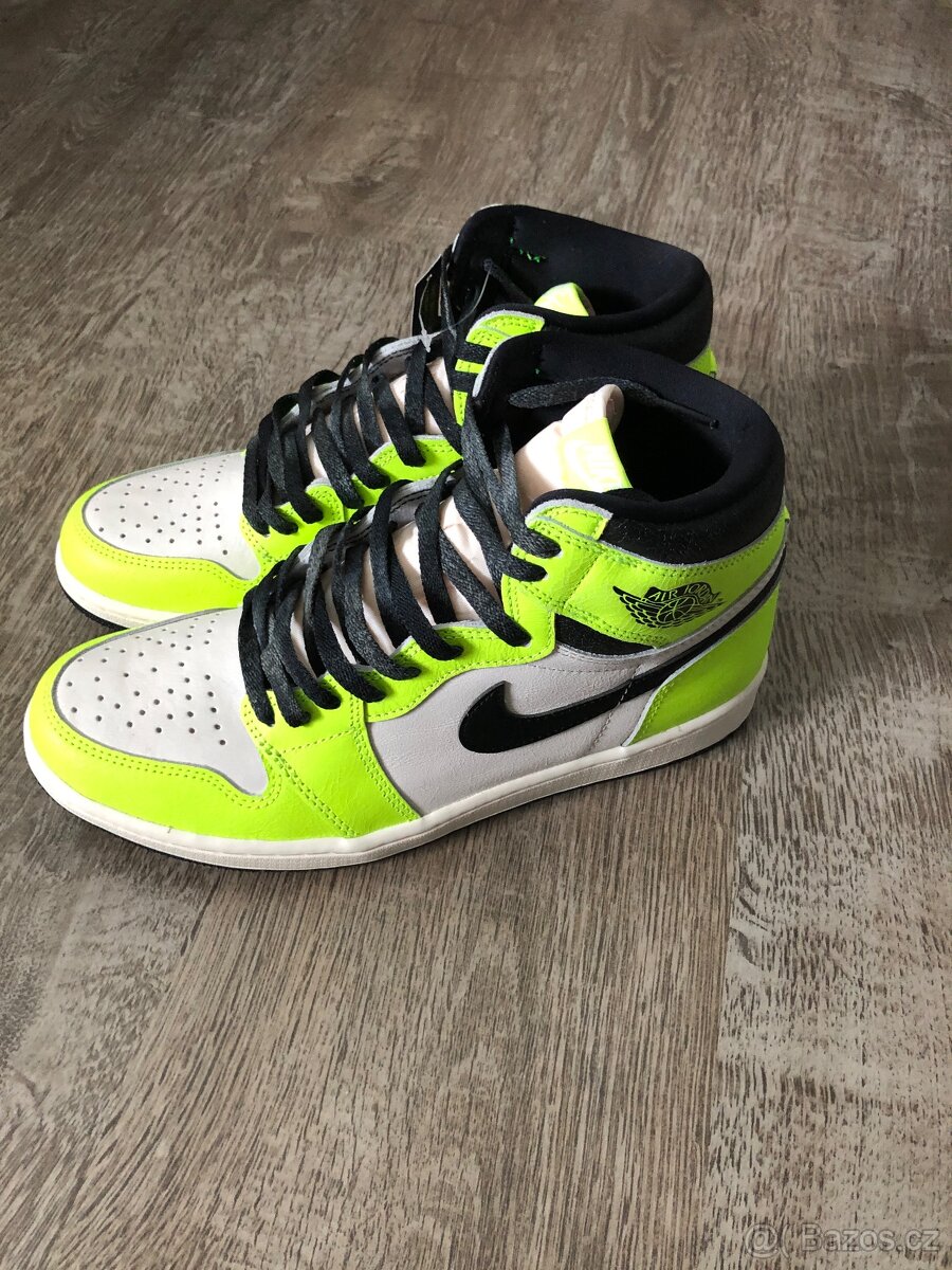 NIKE AIR JORDAN 1 - 4