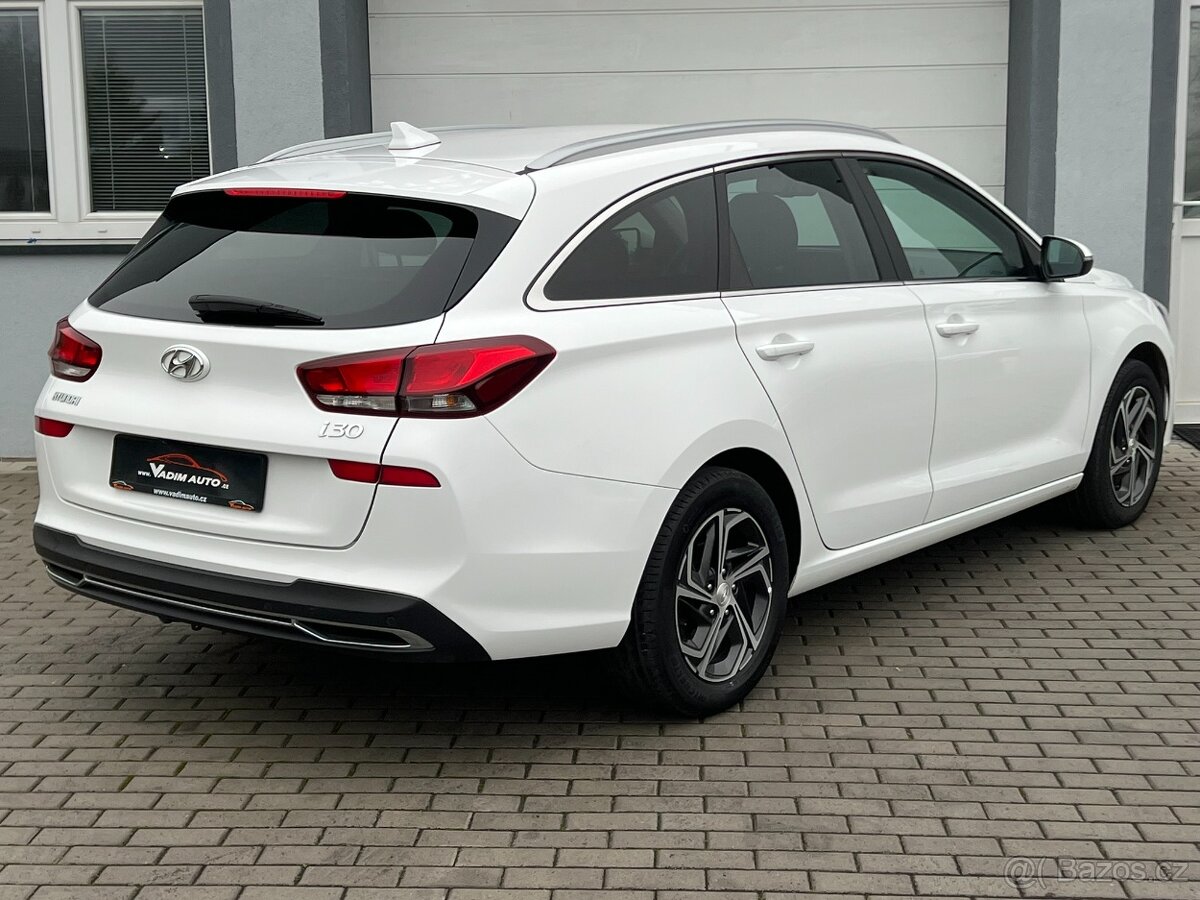 Hyundai i30 1.6 CRDi SMART KAMERA ČR NOVÉ - 4