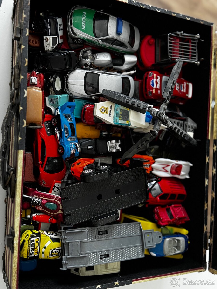 Autíčka včetně kufru - 4
