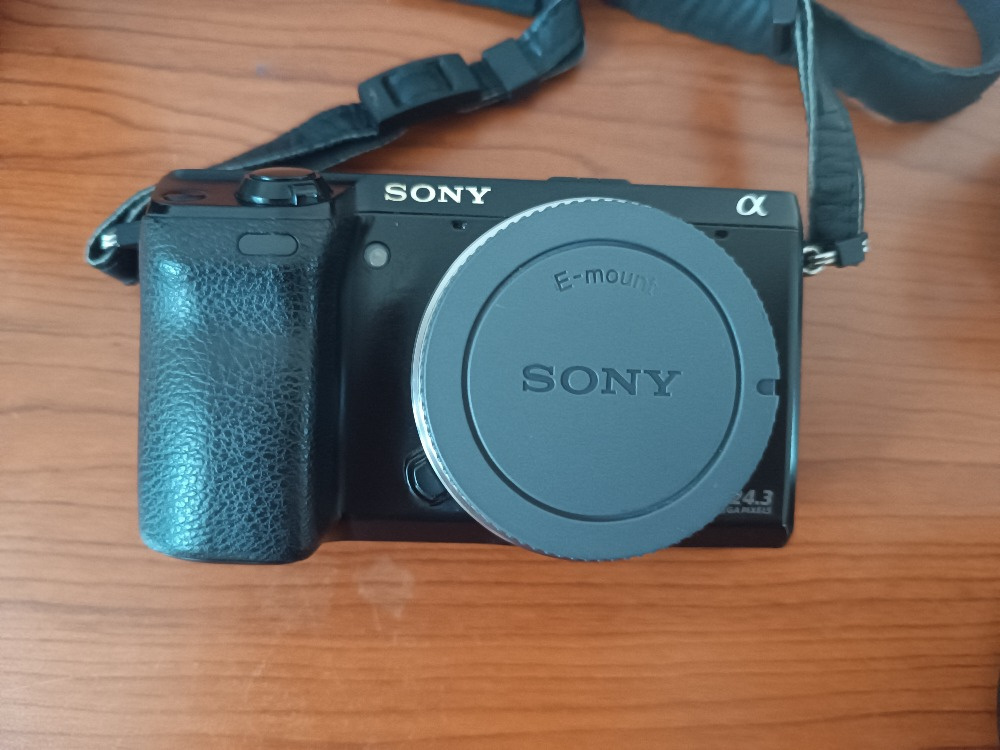 Sony NEX-7, 18-200mm, 16mm, externí blesk - 4