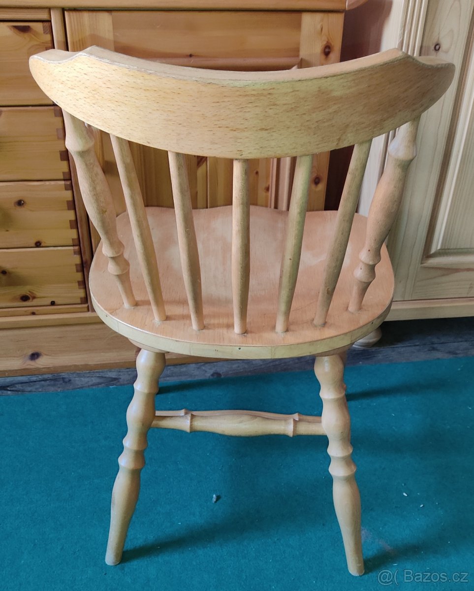Dubový stůl se 4 židlemi - 4