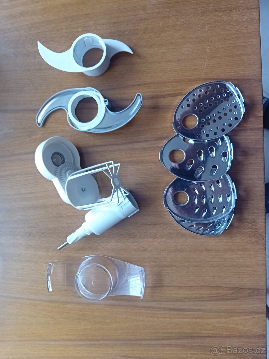 KUCHYŇSKÝ ROBOT PHILIPS Essence - 4