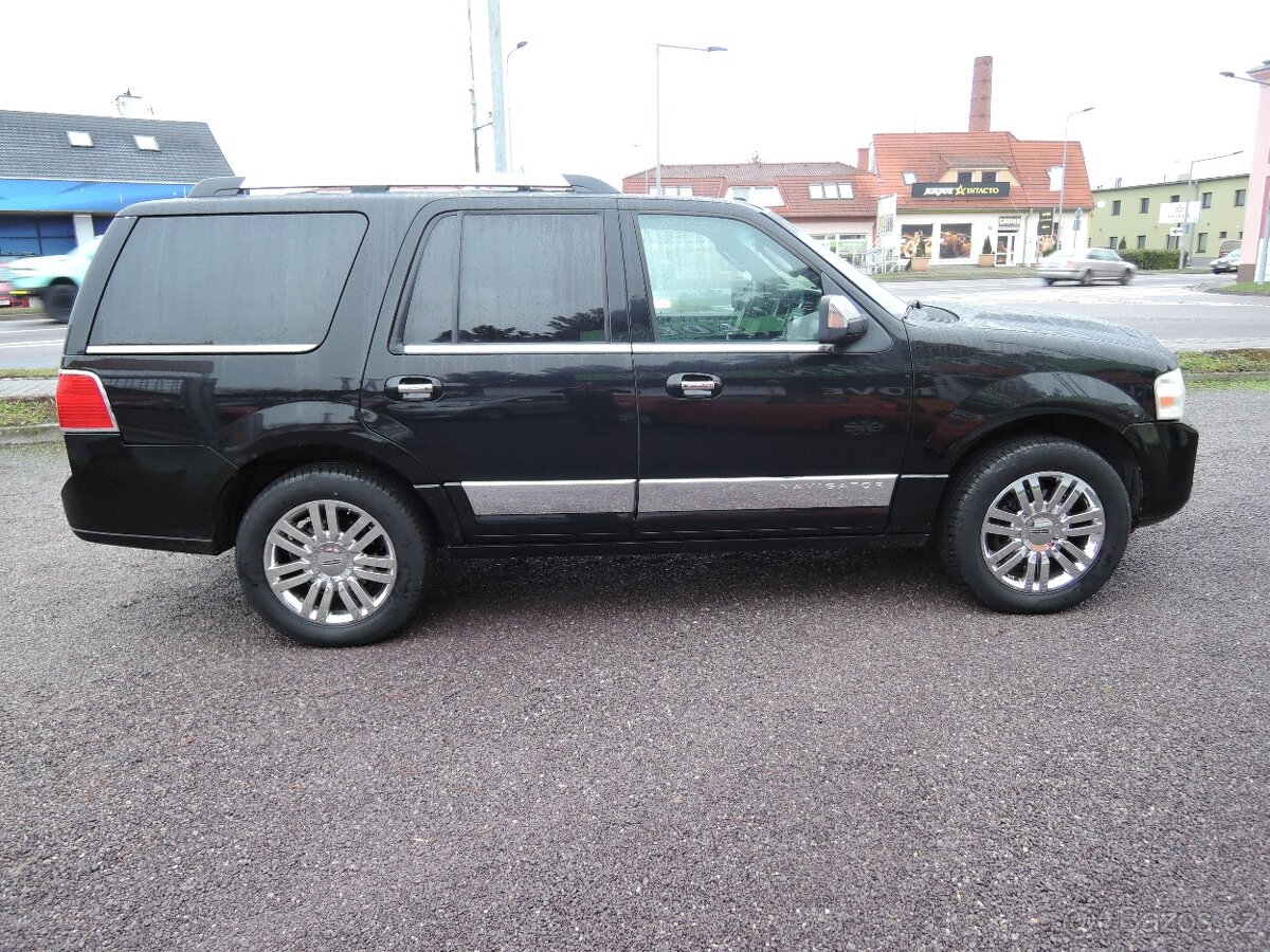 Lincoln Navigator 5,4i V8 24V Aut. LPG 7.míst 2007 - 4