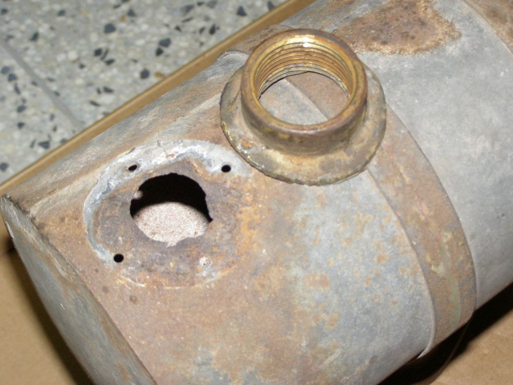 Prodám palivovou nádržku z motoru Lorenz 3 HP - 4