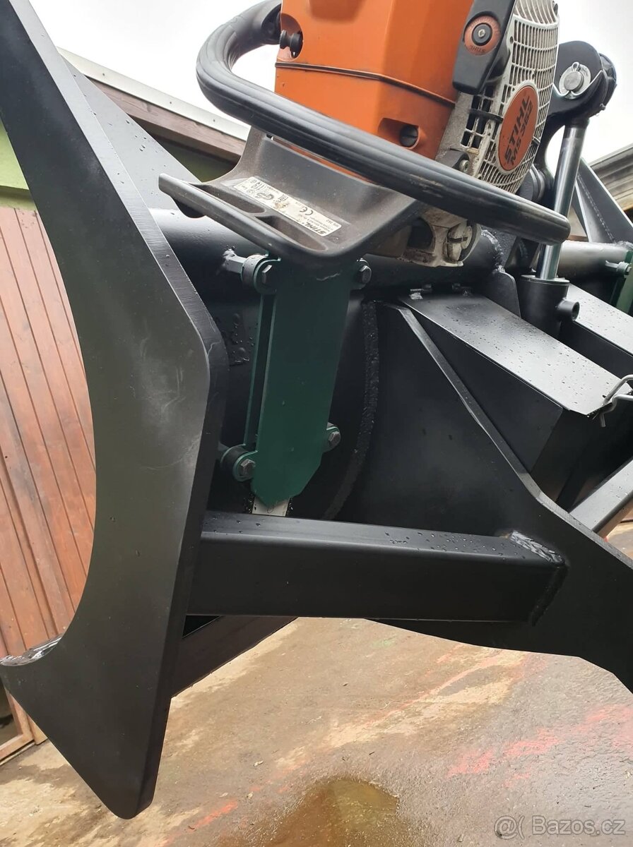 Rampovač do třetího bodu Valtra - 4