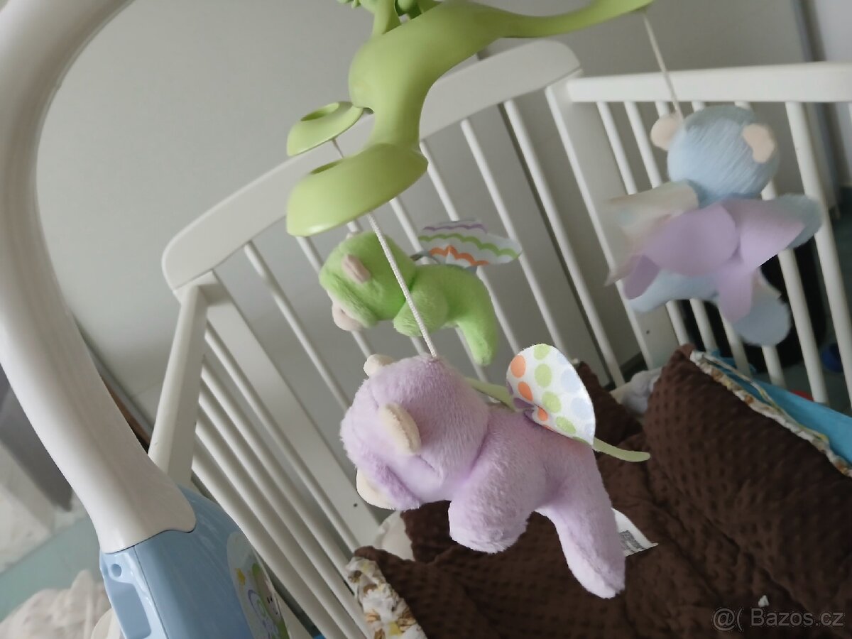 Kolotoč nad postýlku - 4