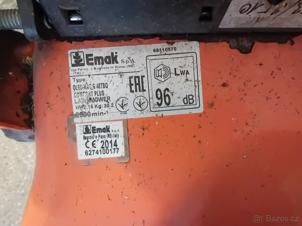 prodám starší benzinovou sekačku Oleo Mac - 4