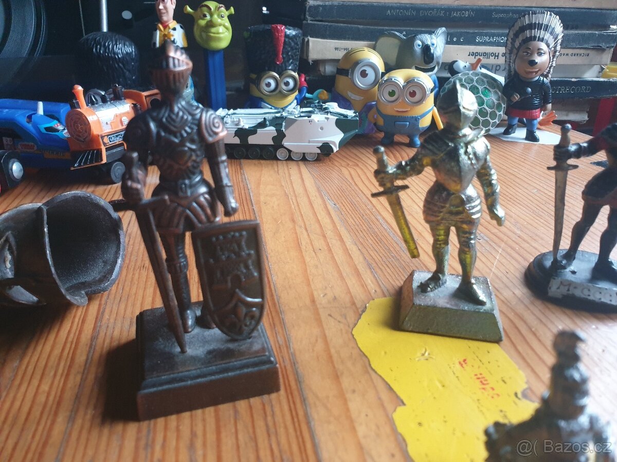 Vláčky vojáčci, figurky... - 4