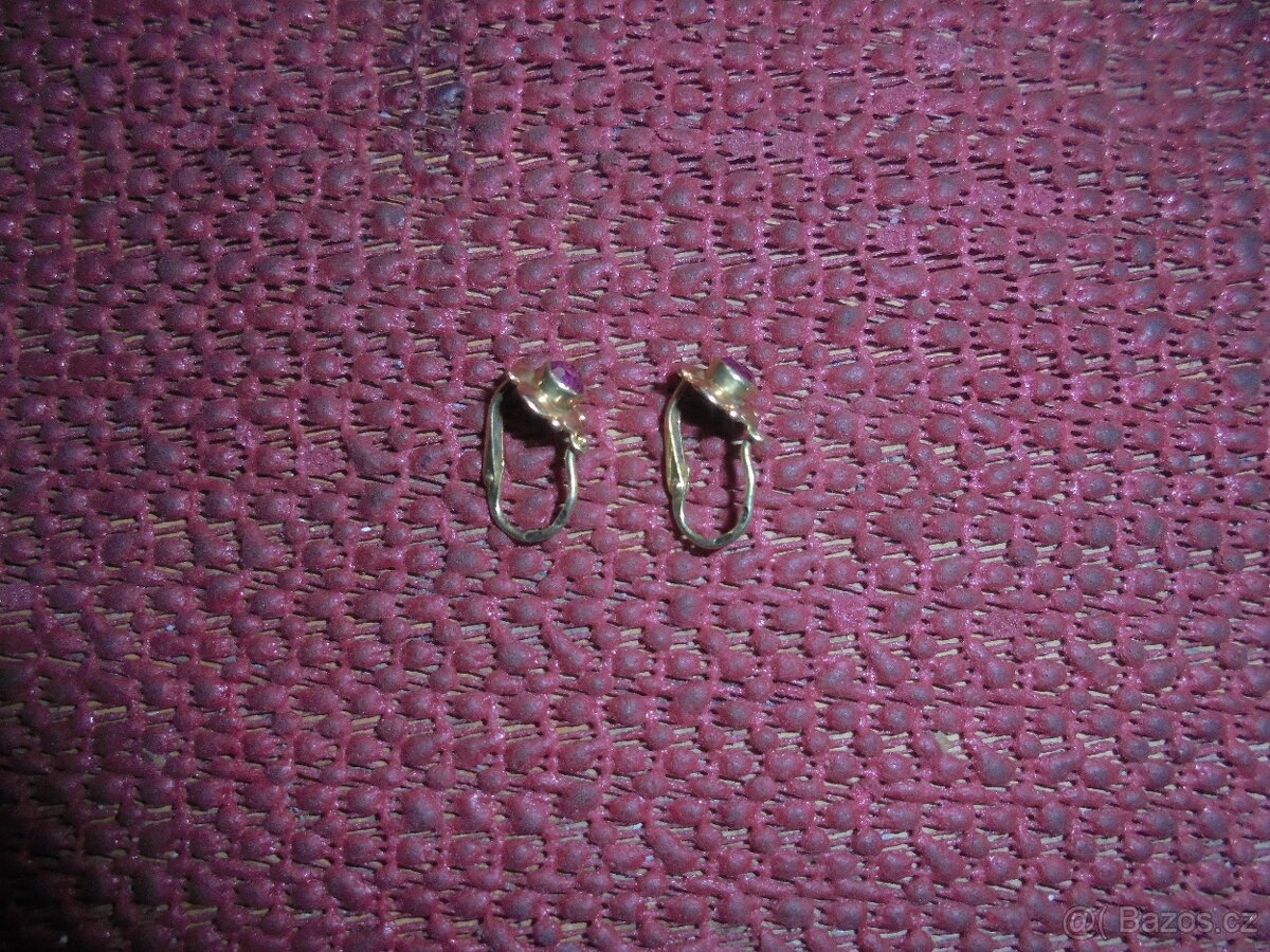 Prodám dětské náušnice s červeným kamínkem, - 4