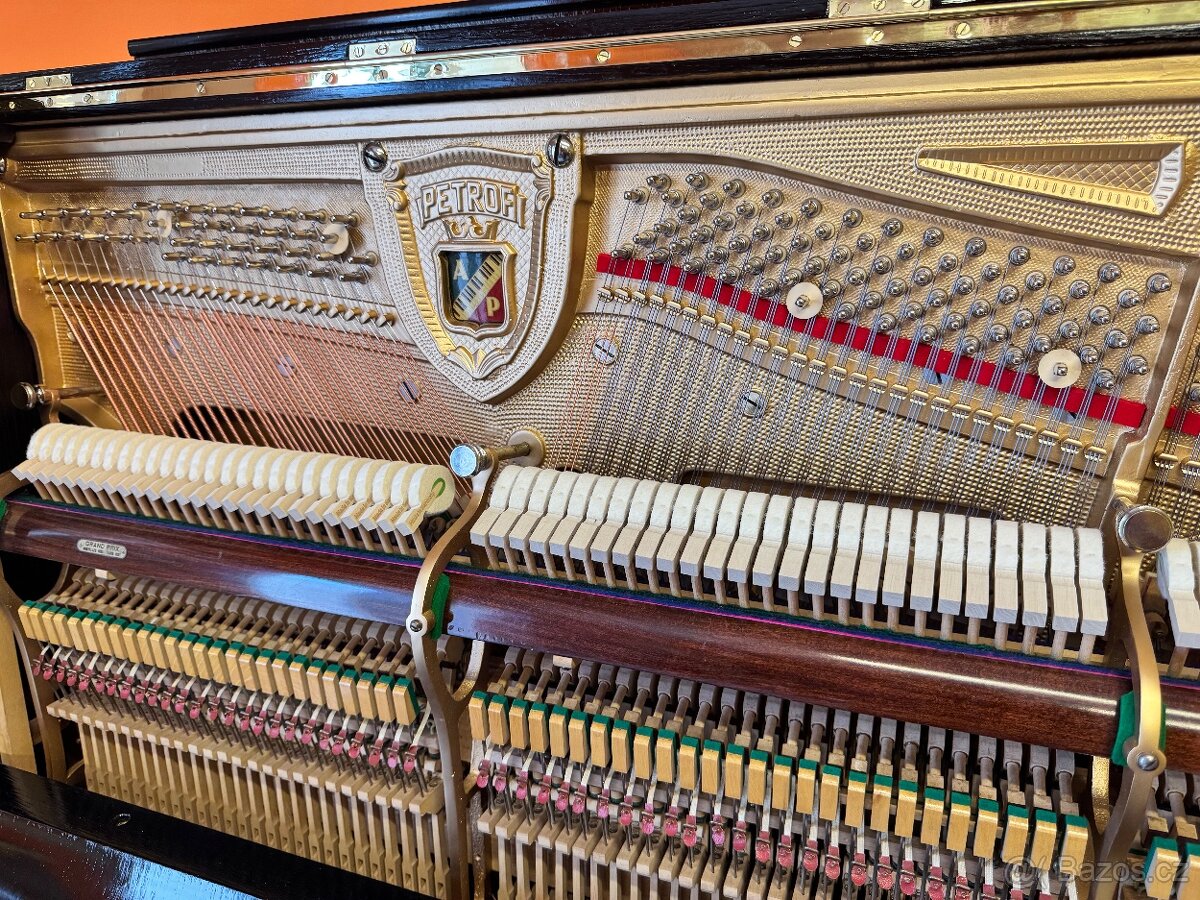 Pianino-klavír Petrof - 4