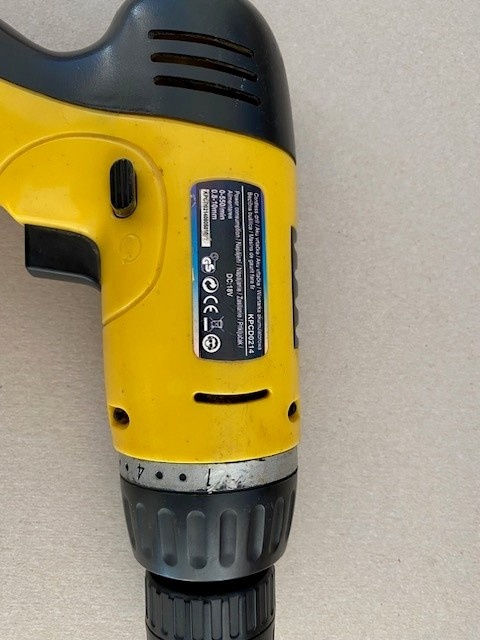 Aku vrtačka 18V - 4