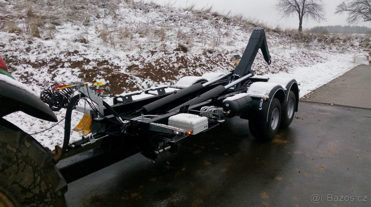 Traktorový nosič kontejnerů 9t - 4