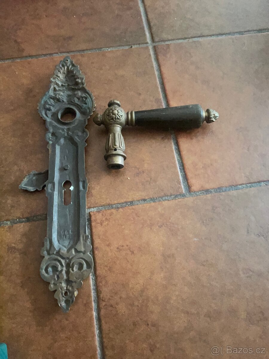 Dveřní kováni - 4