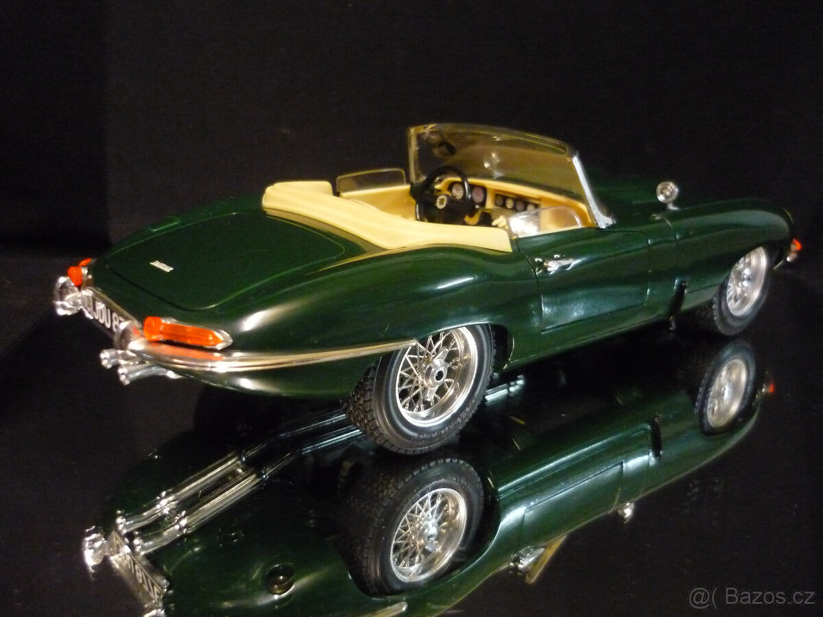 Jaguar E Type Cabriolet zelený Bburago 1/18 - 4