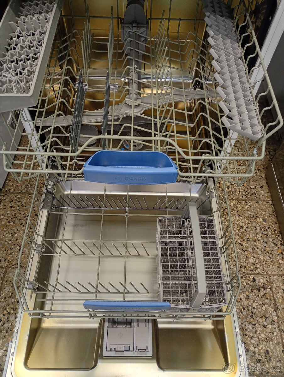 Myčka nádobí Bosch vestavná - 4