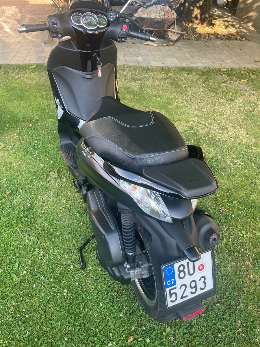 PIAGGIO Beverly 300 Police - 4
