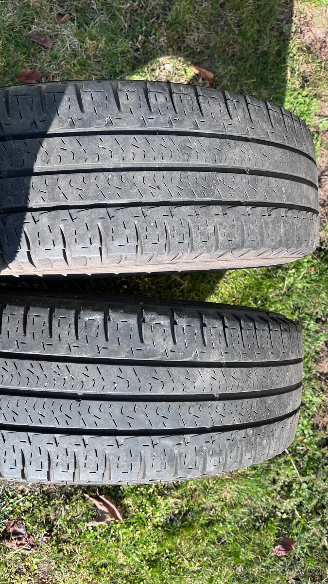 Pneu Michelin 225/75-R16 CP - 4