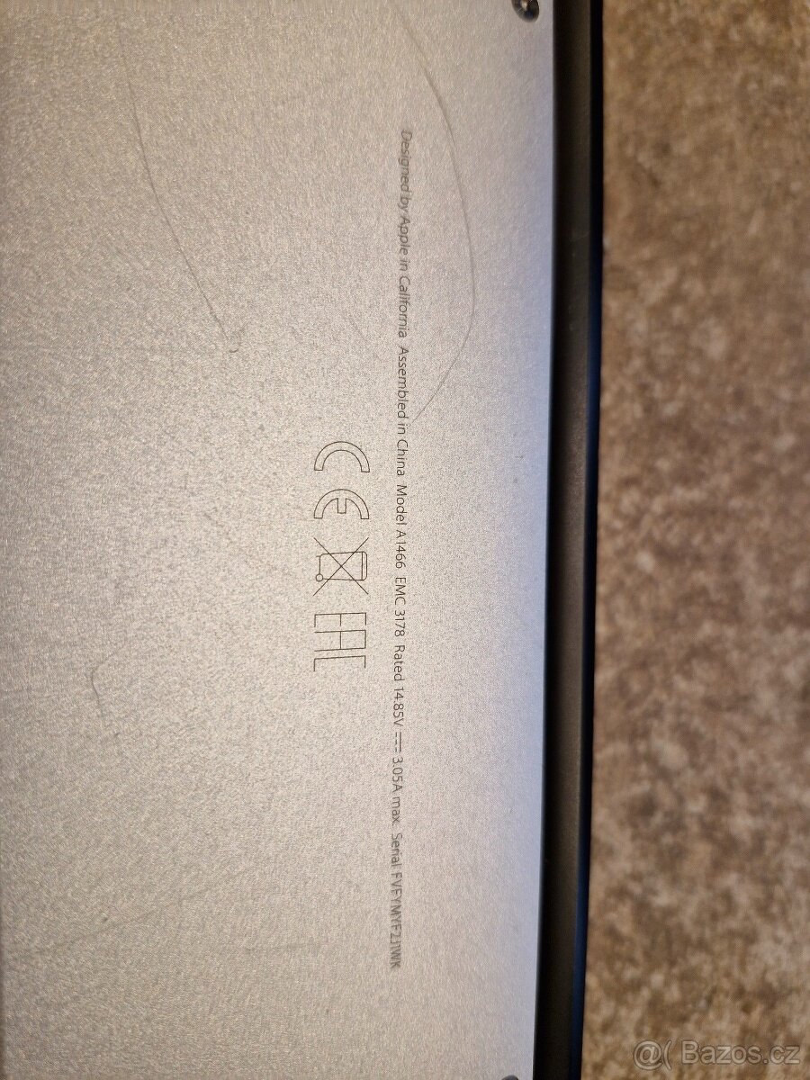 Prodám Apple MacBook Air A1466 - 4
