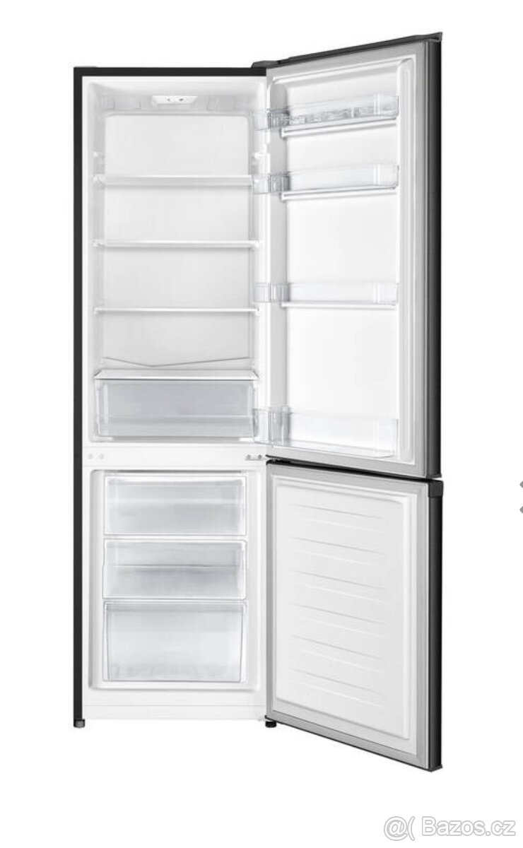 Černá lednička s mrazákem - 4