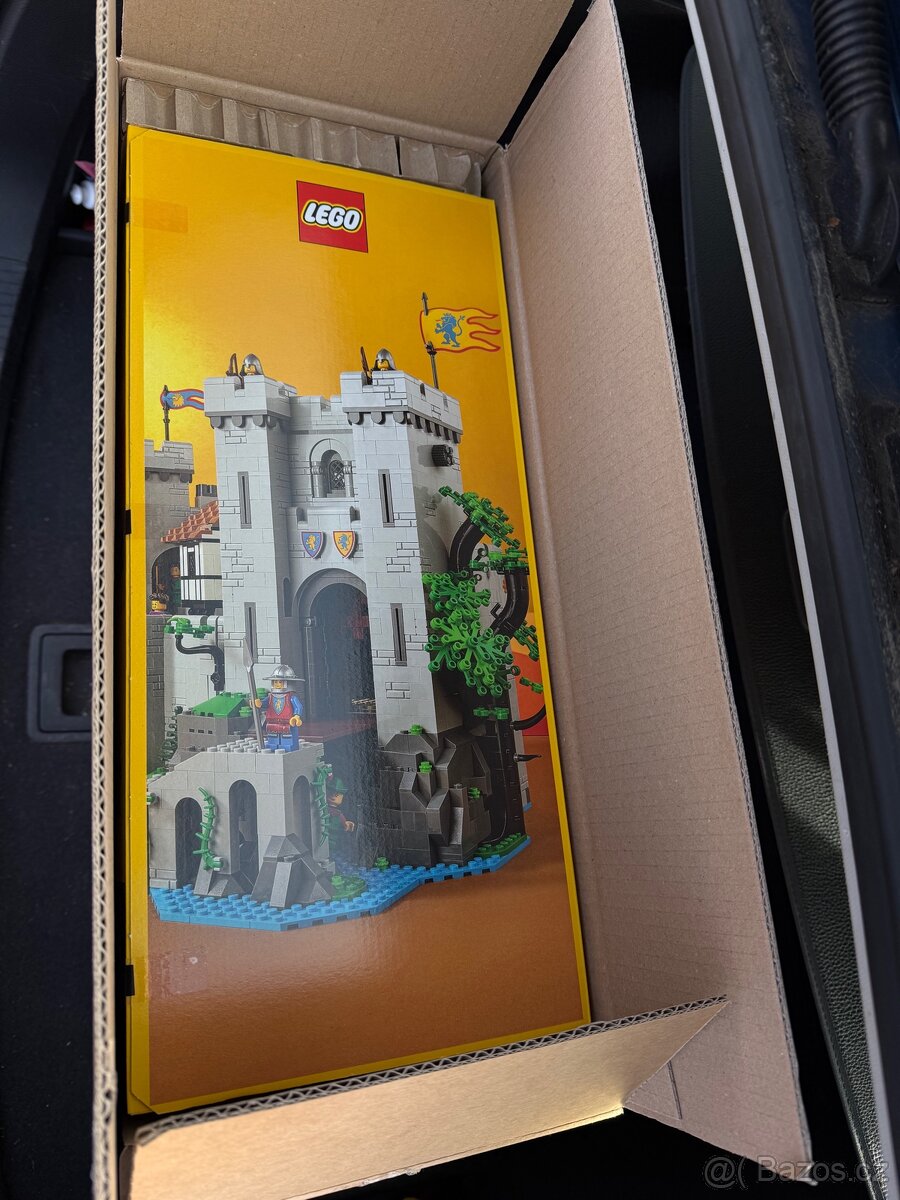 Lego set Icons 10305 Hrad lvího rytíře - 4