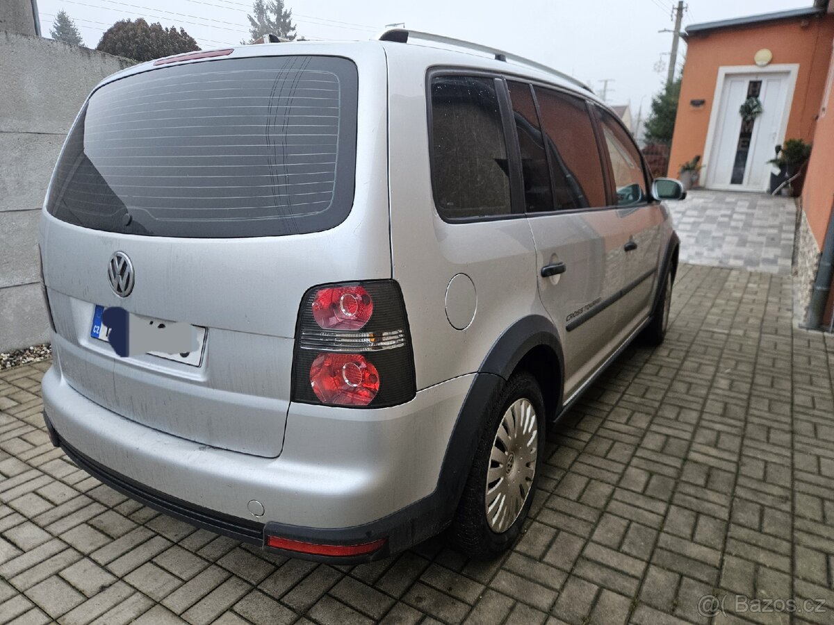 Volkswagen Touran cross 1.9 tdi top i výměna - 4