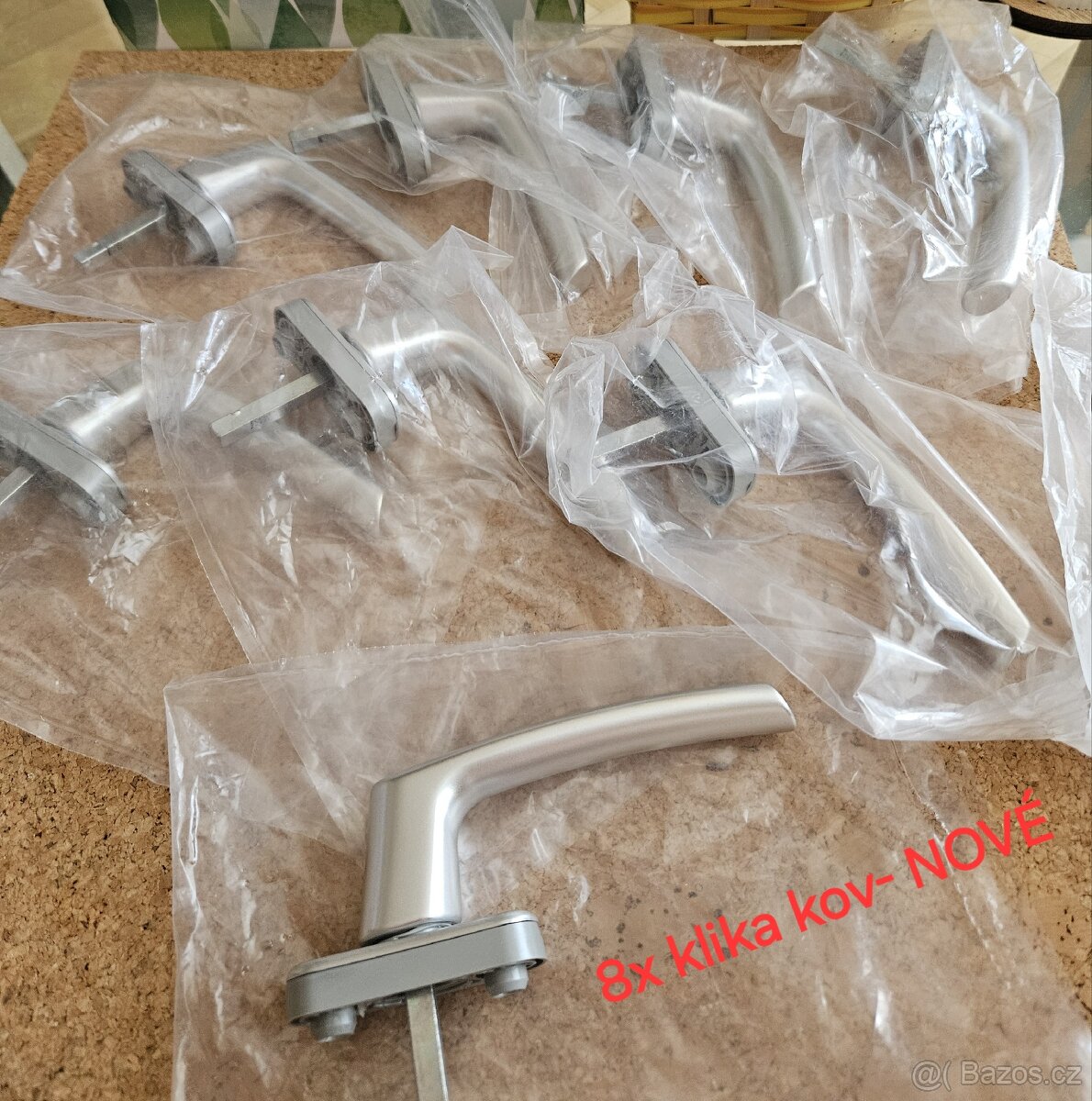 Nově kovové kliky 8ks + 4 použité - 4