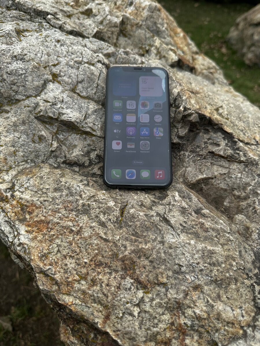 iPhone XS 64 GB Top stav - 4