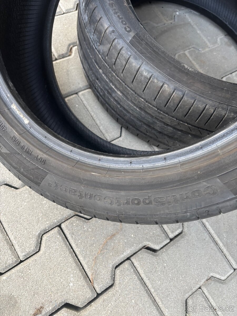 Continental 235/45/18 - 4