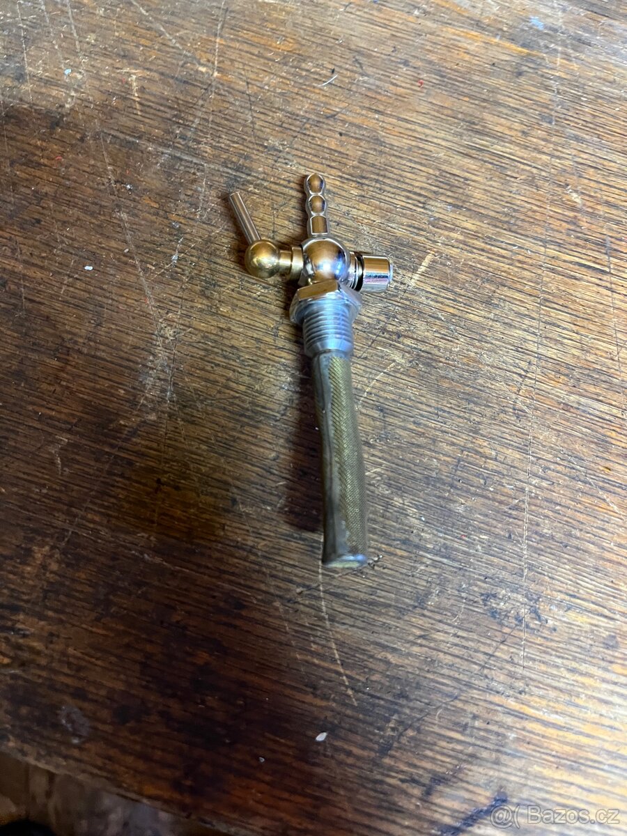 Kohout benzínu Jawa pérák - 4