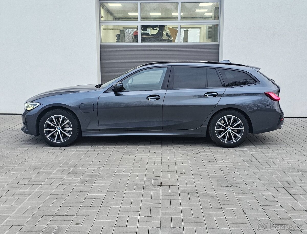 BMW Řada 3, 330e SportLine - 4