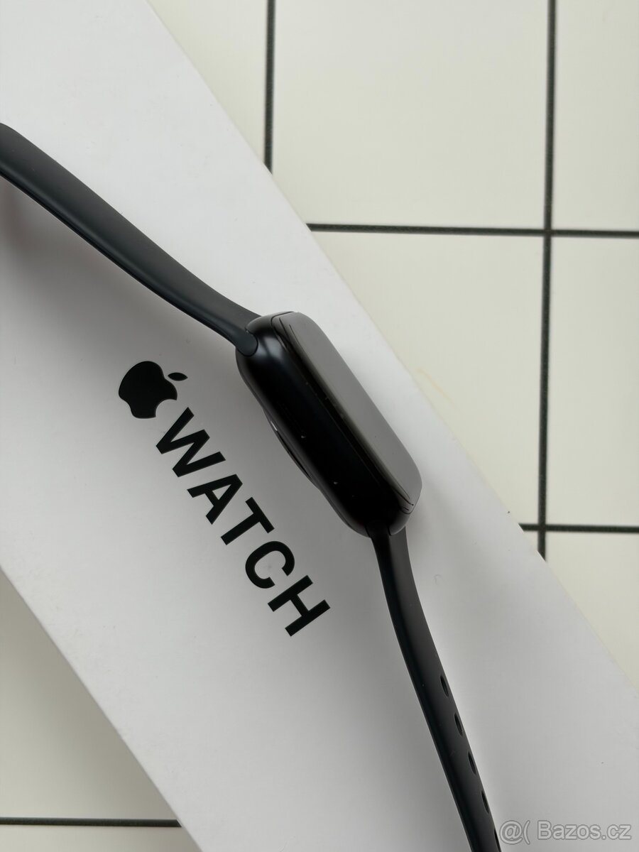 Apple Watch SE (2024) – 40 mm - 4
