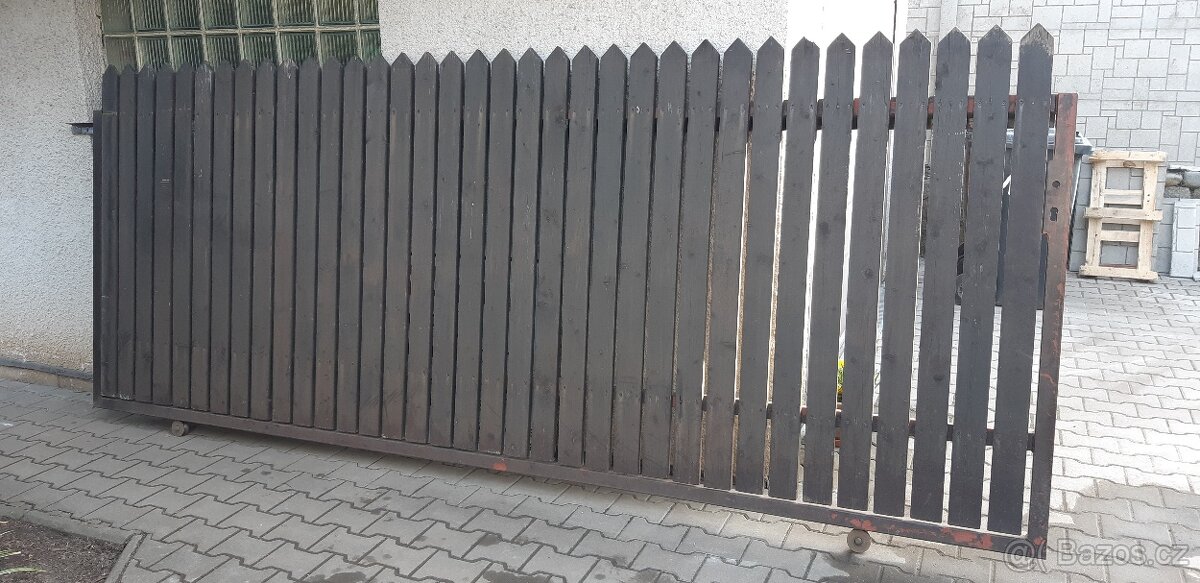 Pojezdová brána - 4