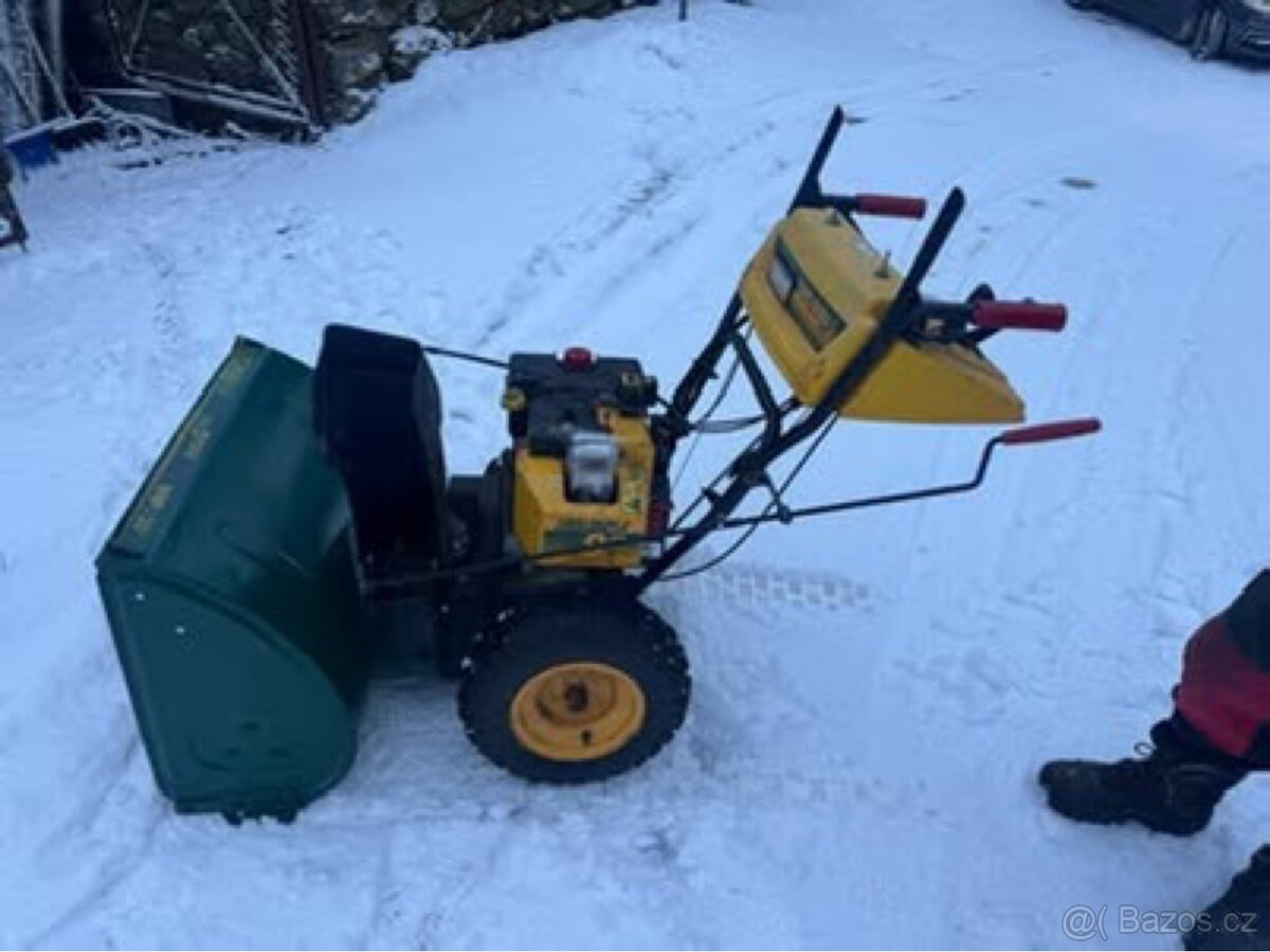 Sněhová fréza Yard-Man MTD 9HP záběr 70CM - 4
