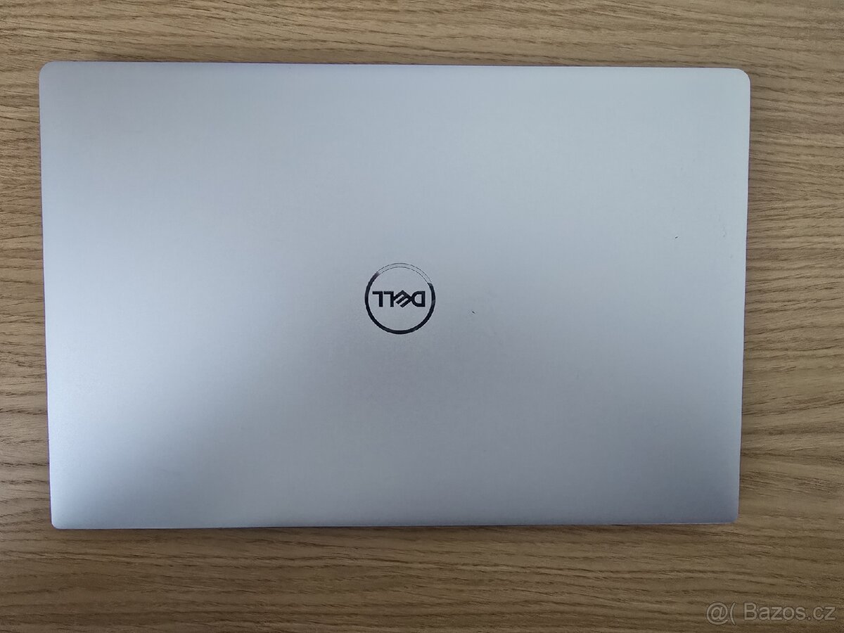 Notebooku Dell XPS 7390 4K - 4