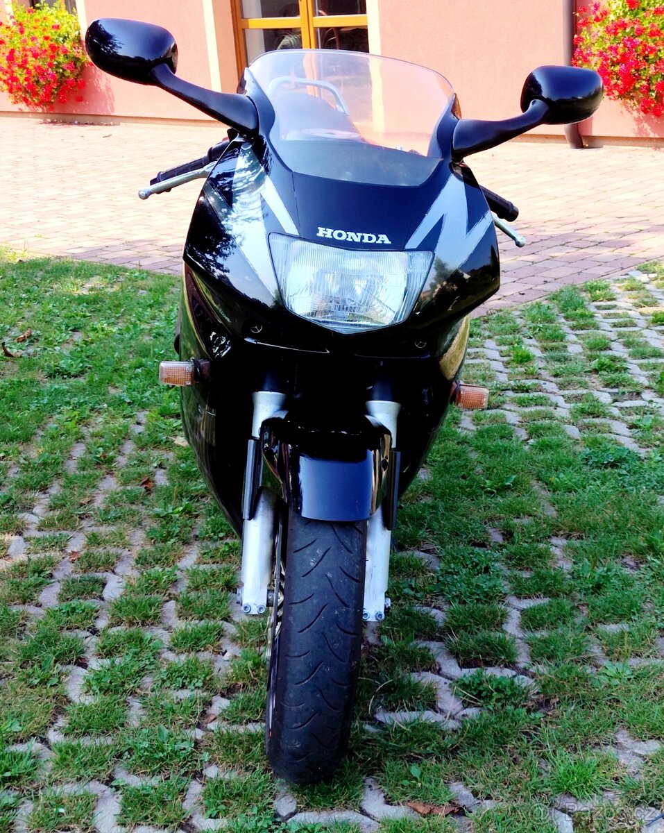 Honda CBR 600F - 4
