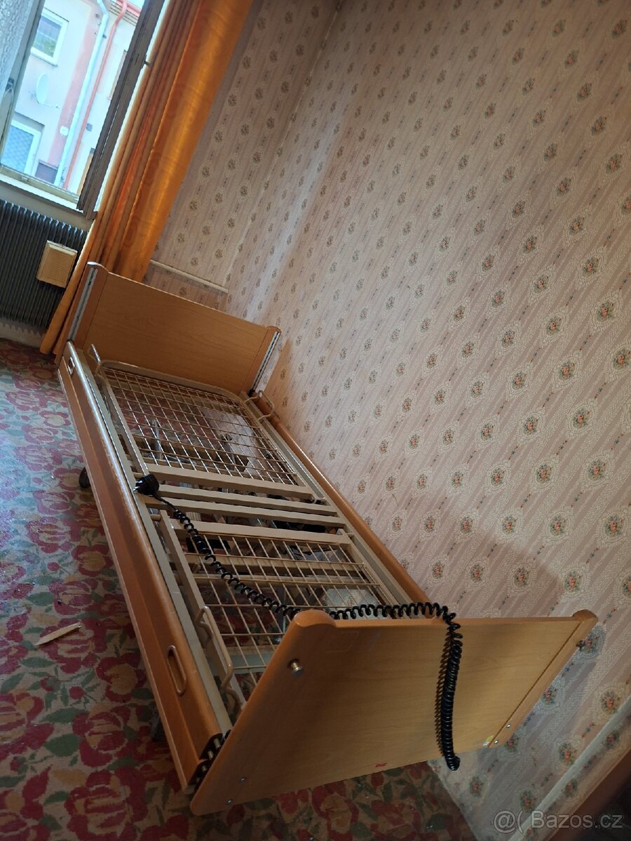 Polohovací postel - 4